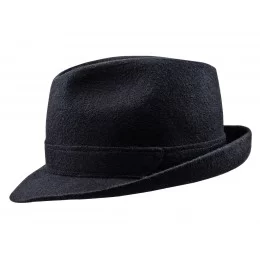 męski kapelusz w kolorze czarnym