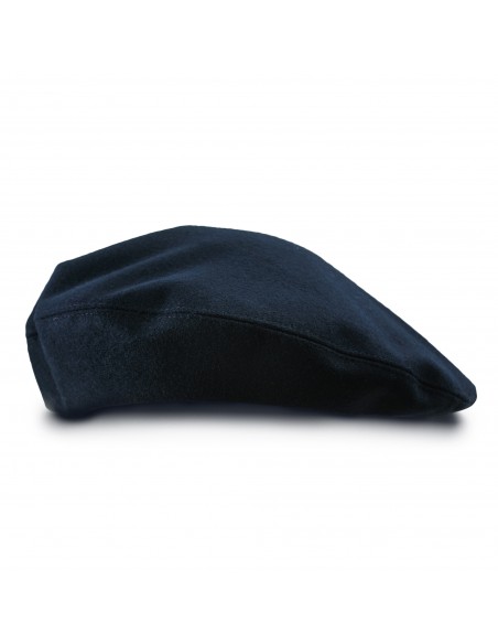 Beret szyty z sukna wełnianego