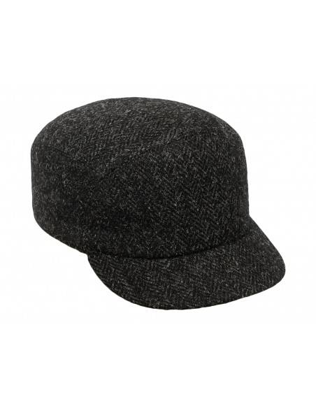 Czarna czapka damska z daszkiem wełniana sterkowski