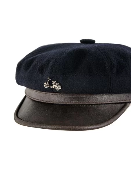 Dekoracja do czapek z daszkiem - emblemat skutera Vespa